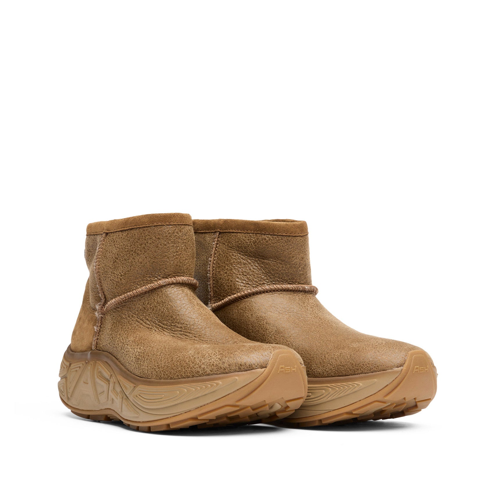 EVEREST Shearling Saddle
